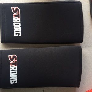 Sling shot knee sleeves